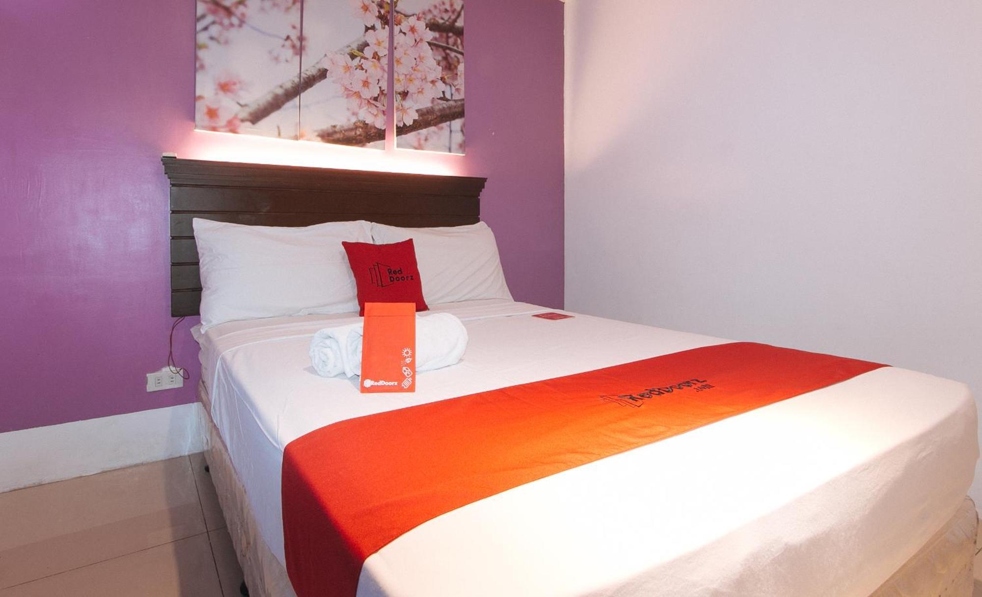 Reddoorz @ Melbourne Suites Makati Makati City Екстериор снимка