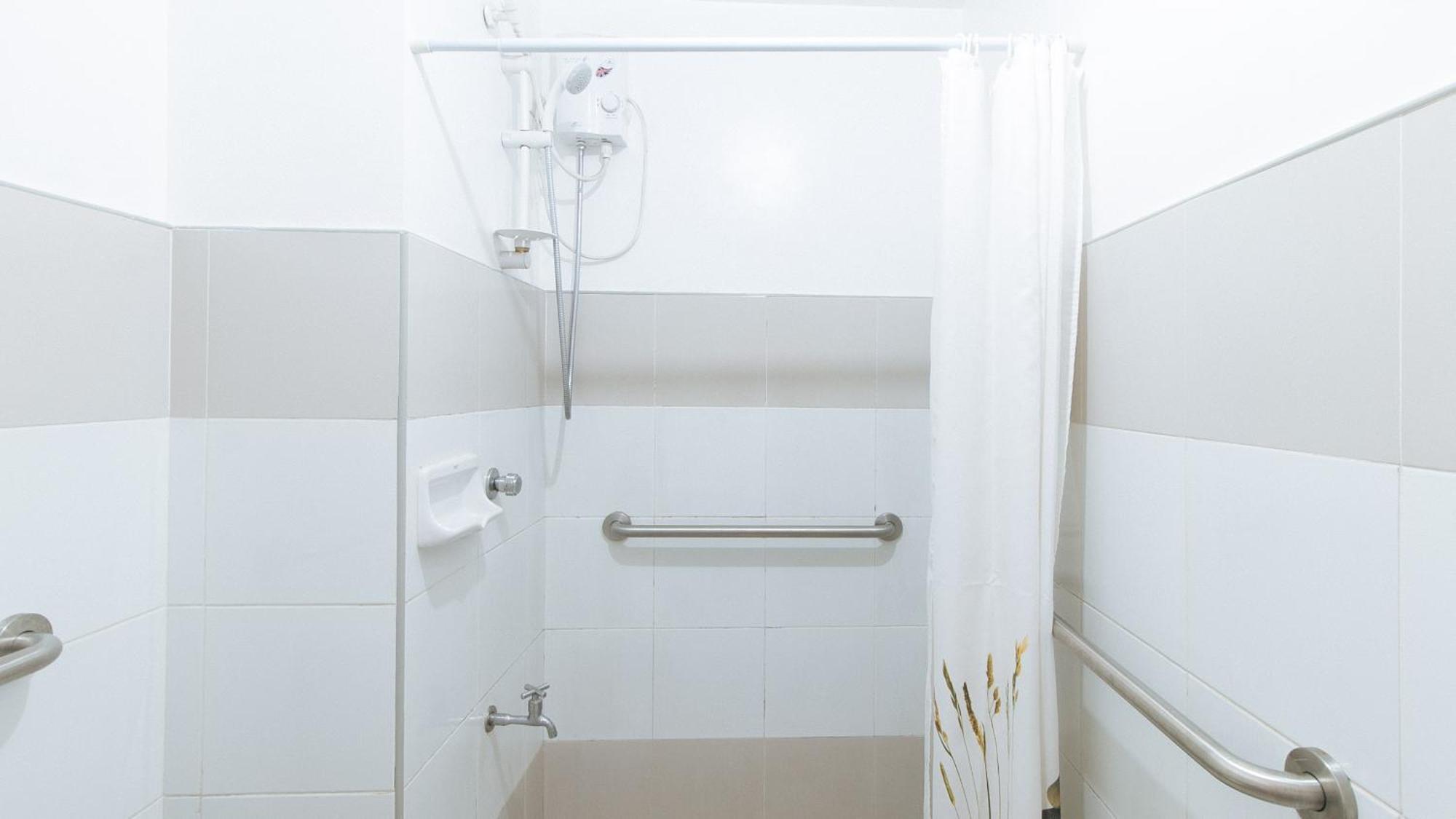 Reddoorz @ Melbourne Suites Makati Makati City Екстериор снимка