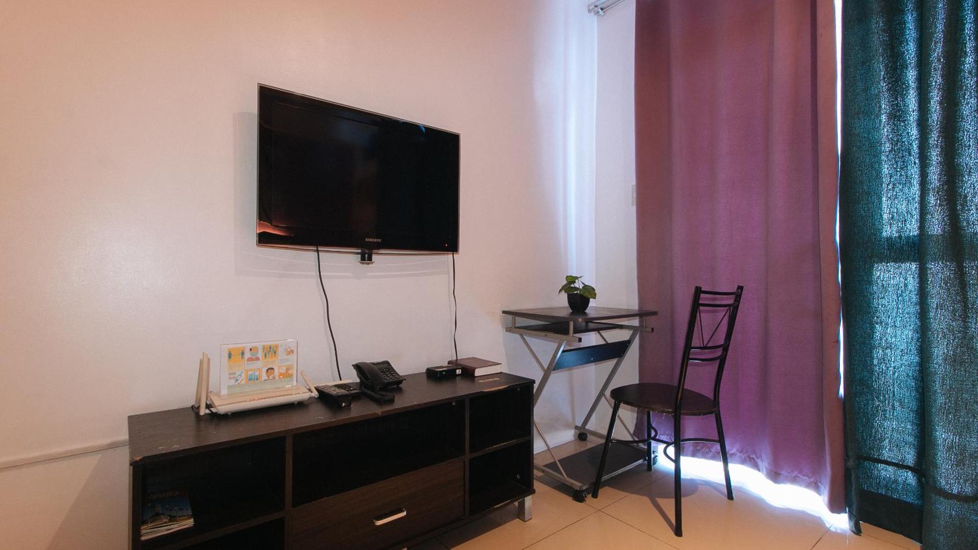 Reddoorz @ Melbourne Suites Makati Makati City Екстериор снимка