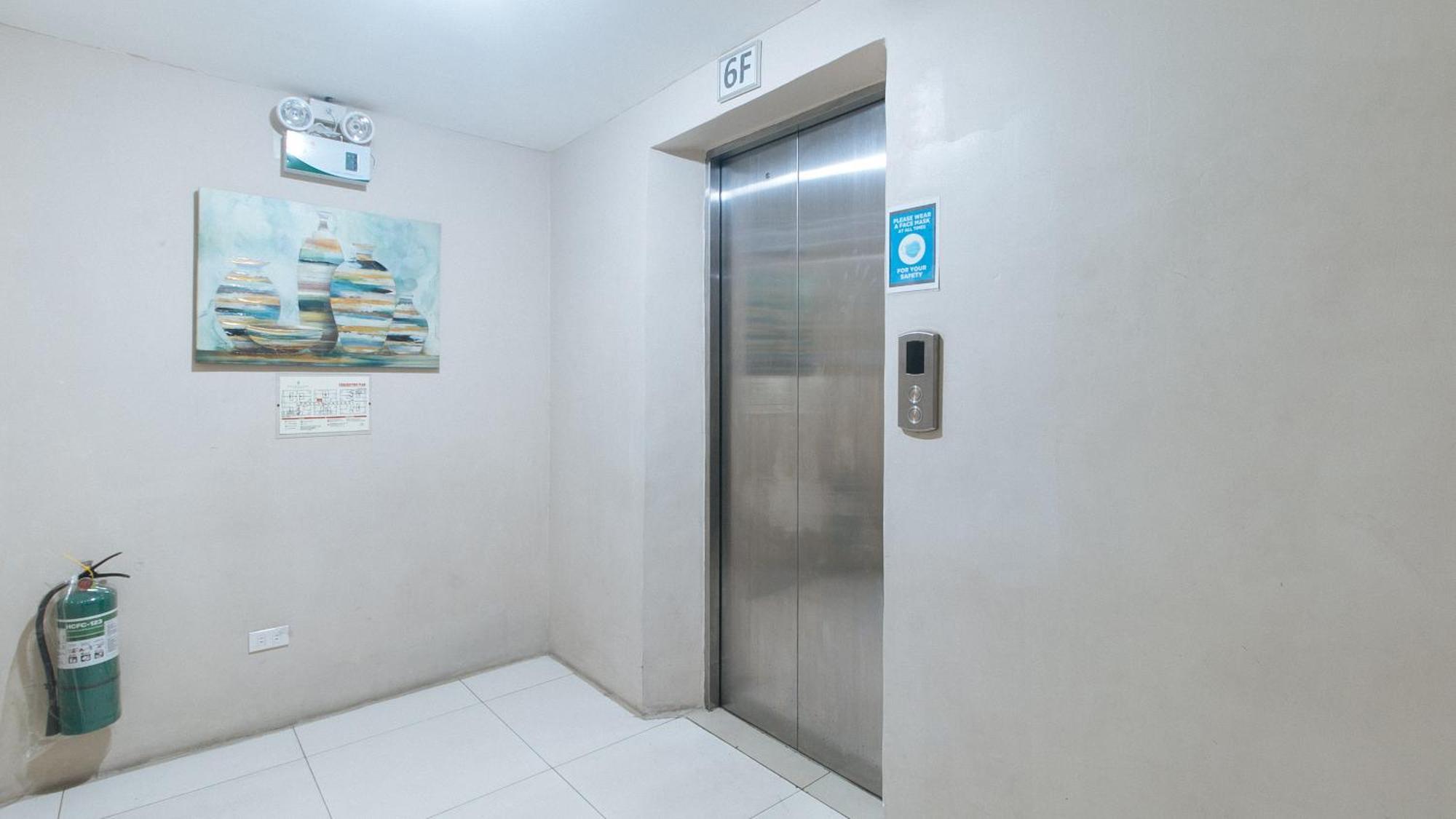 Reddoorz @ Melbourne Suites Makati Makati City Екстериор снимка